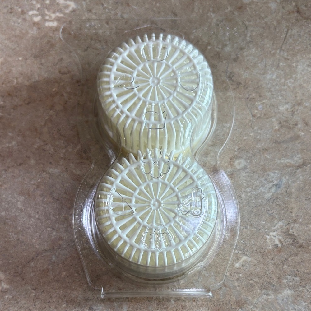 Scentsy Silver-n-Gold Wax Pods — Cream & Gold Packaging - Picture 2 of 2
